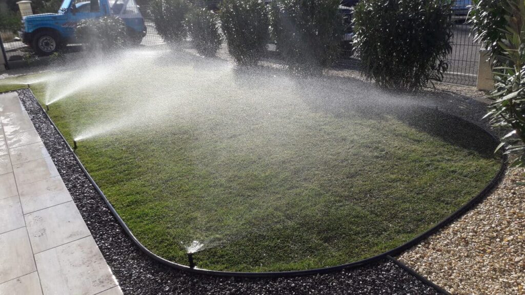 4 Arrosage automatique du gazon scaled 1