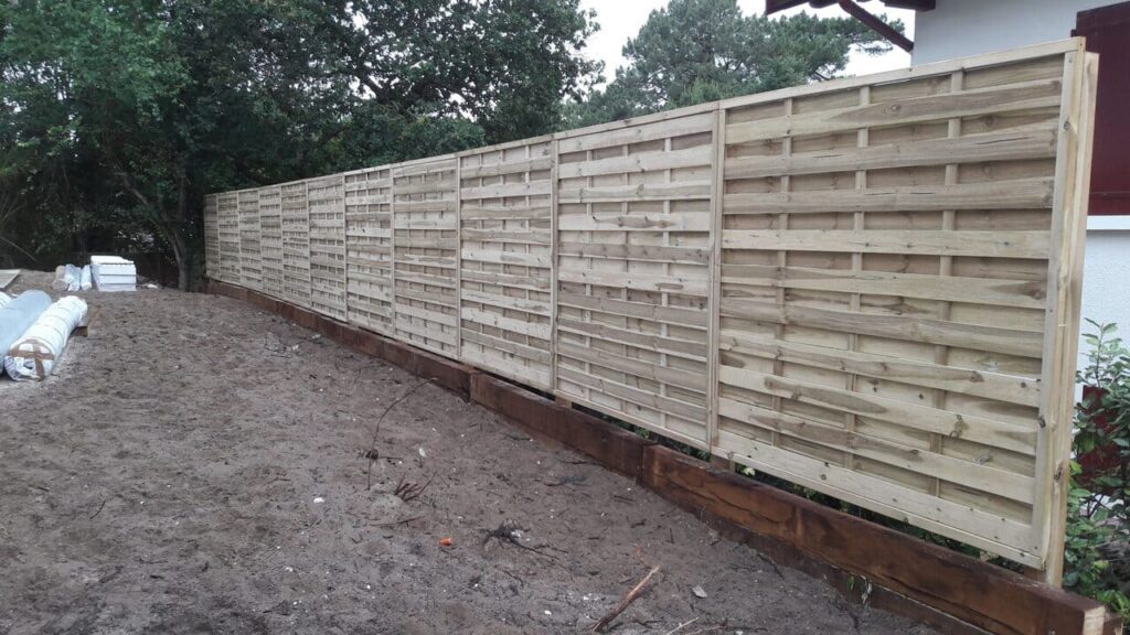 5 Claustrat bois occultant 33160 Saint Aubin de Medoc scaled 1